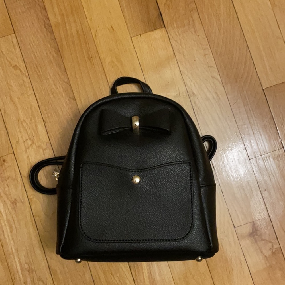 Mini Bow Backpack - Picture 2 of 6